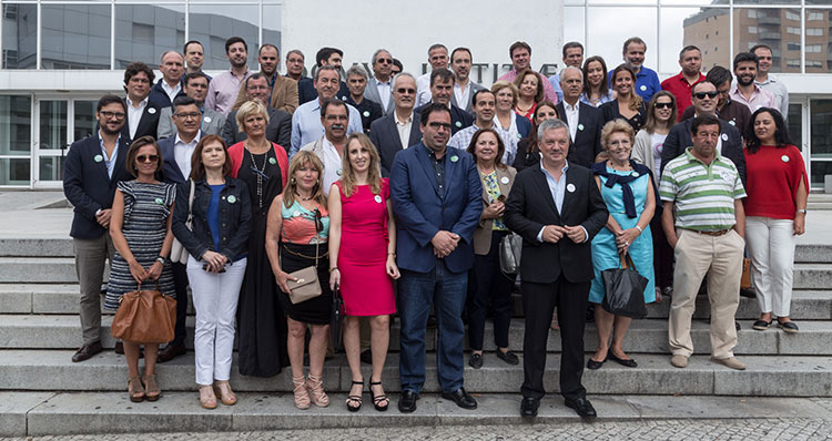 Eduardo V Tor Rodrigues Entregou Listas Dos Candidatos A Gaia Audi Ncia